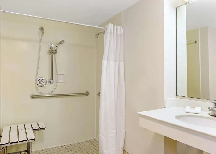 La Quinta Inn By Wyndham Orlando Airport West